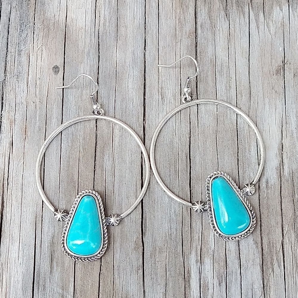Faux Turquoise Stone Circle Earrings ♥️ - Picture 7 of 8
